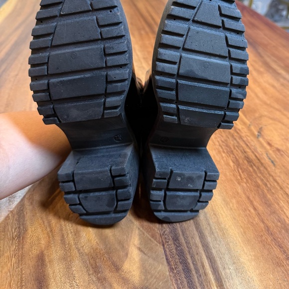 Diba Glossy Black Heeled Boots - Picture 10 of 11